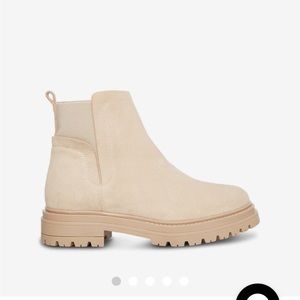 Steve Madden Moira Sand Suede Booties Size 9